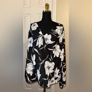 Torrid 2X Black White Floral Faux Wrap Blouse V-Neck Long Sleeve Button Front